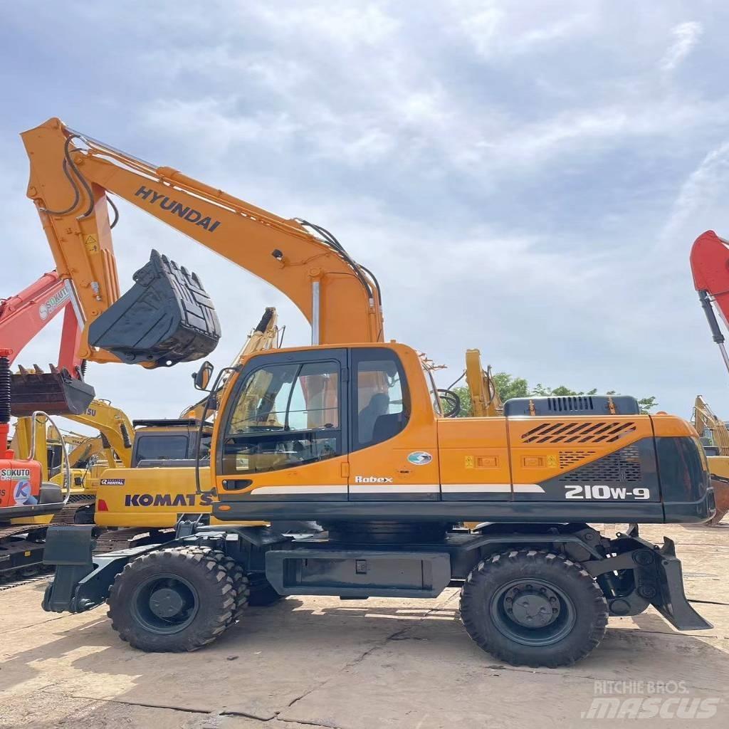 Hyundai R210W-9 Escavadoras de rodas