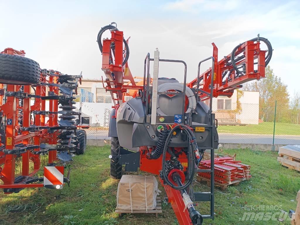 Kuhns Mfg LEXIS Pulverizadores rebocados