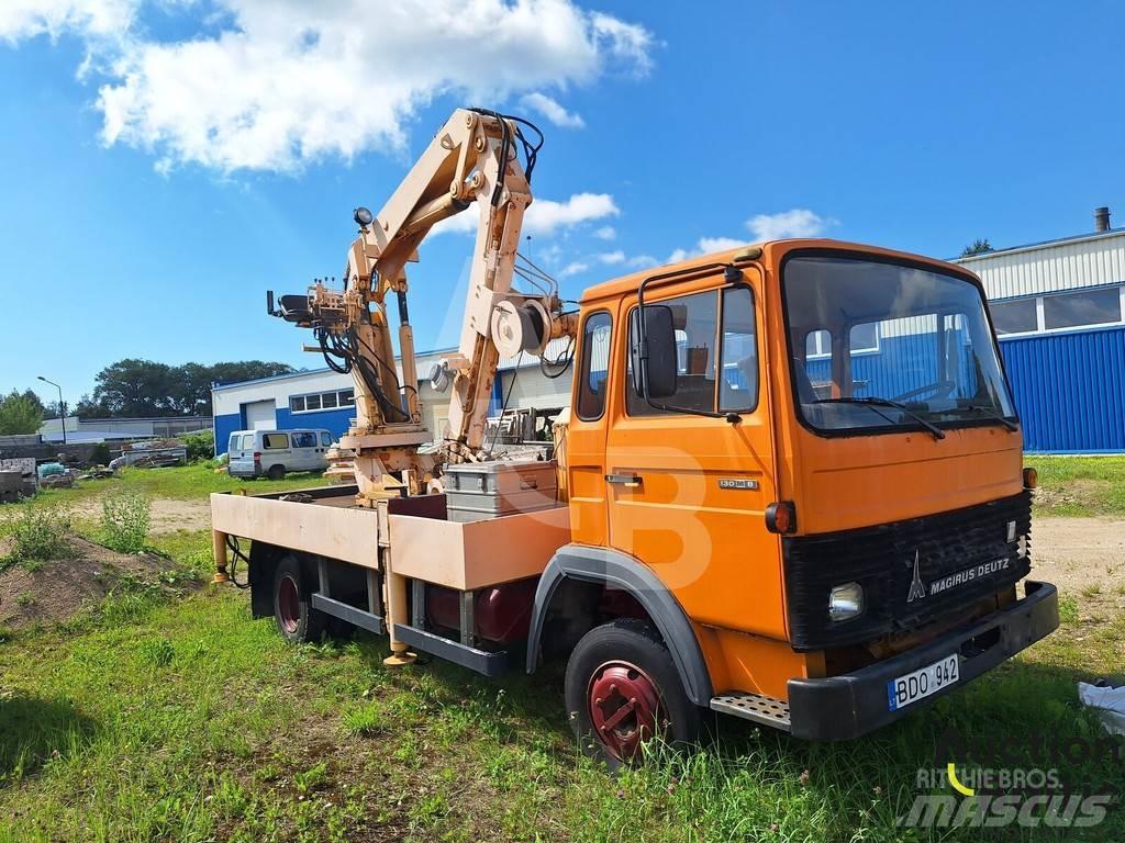 Magirus 130 M 8 Camiões estrado/caixa aberta