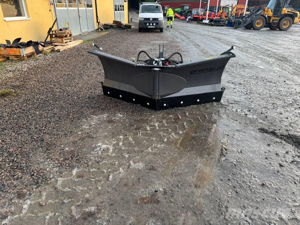 Pronar PUV 2400 M Lâminas de neve e arados