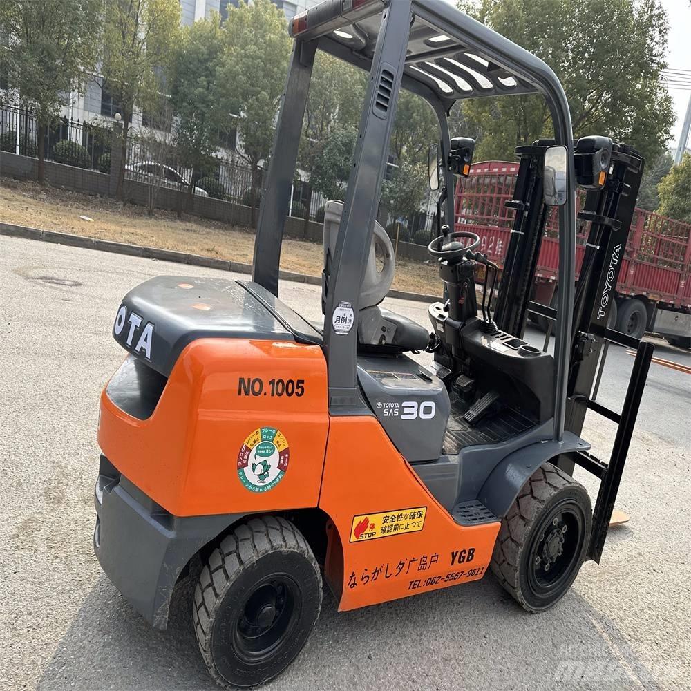 Toyota 8 FDK 30 Empilhadores Diesel