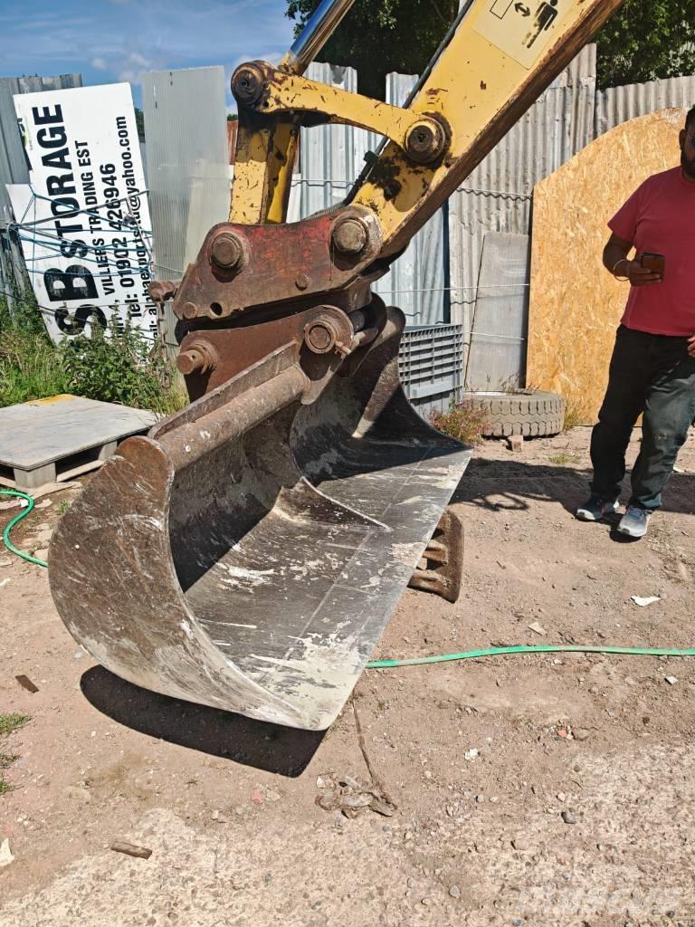 Komatsu PW 130ES-6K Escavadoras de rodas