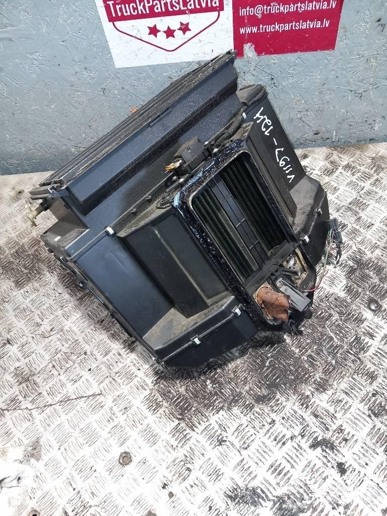 Volvo FH 12    21318095 Cabines e interior