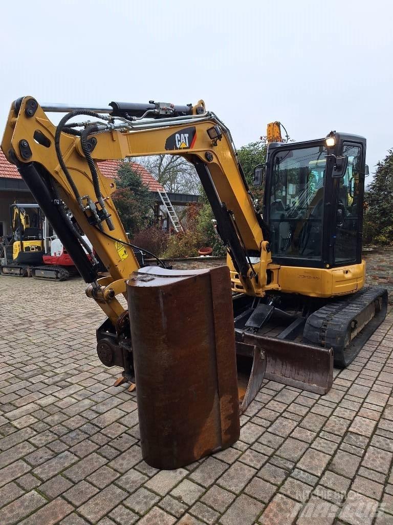 CAT 305 E2 + Powertilt Mini Escavadoras <7t