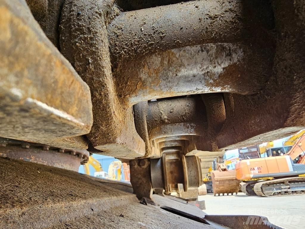 Komatsu PC210LC-8 Escavadoras de rastos