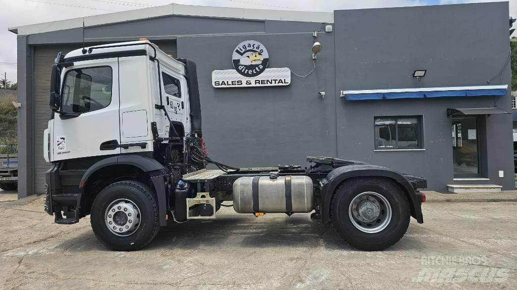 Mercedes-Benz 2045 Tractores (camiões)
