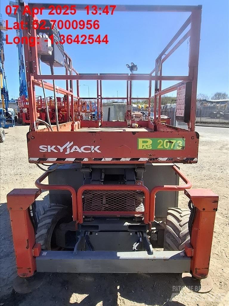 SkyJack SJ 6832 RT Elevadores de tesoura