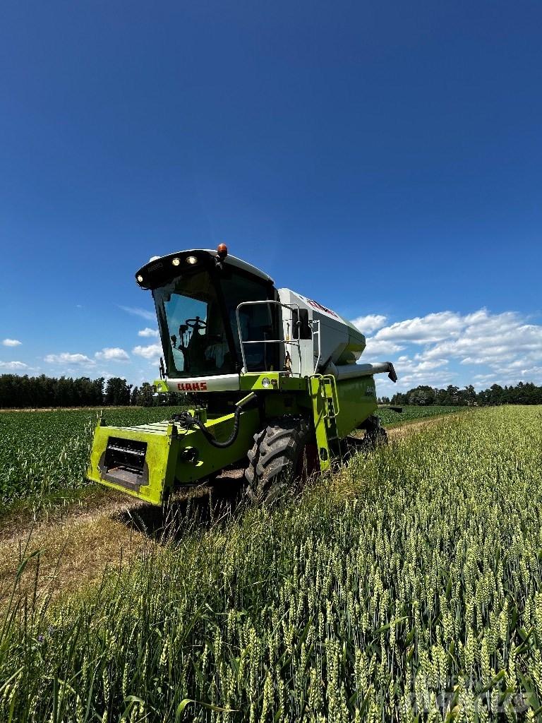 CLAAS Avero 240 Ceifeiras debulhadoras