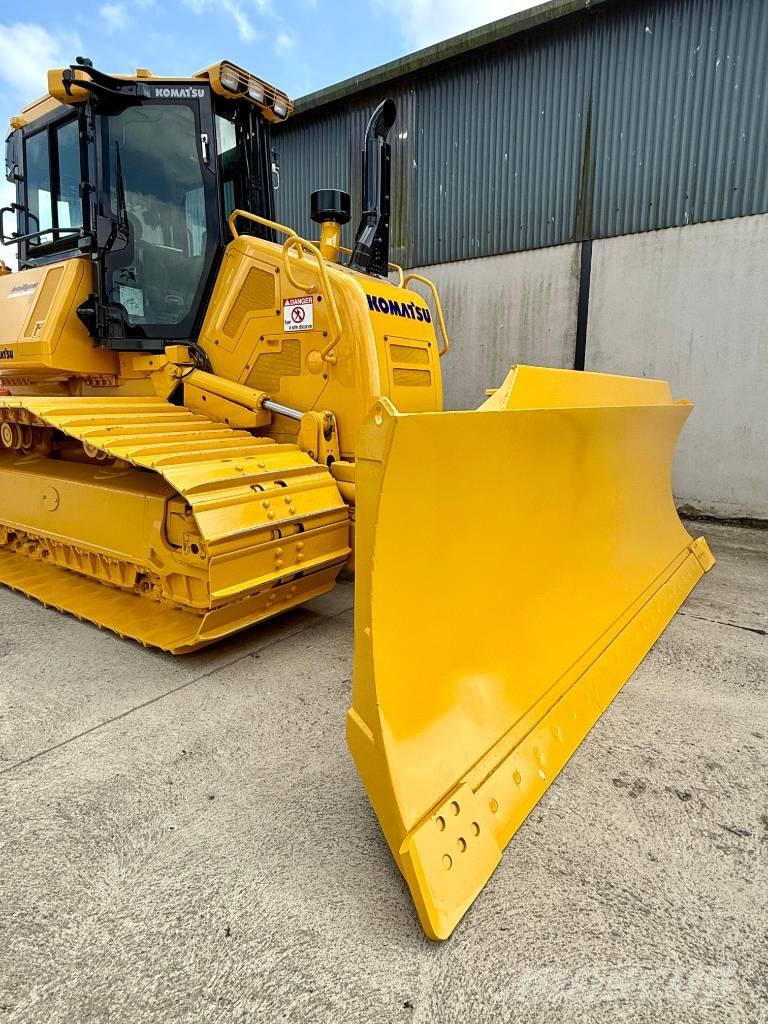 Komatsu D 61 PXi-24 Dozers - Tratores rastos