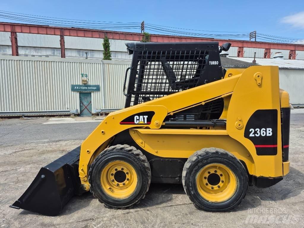 CAT 236 B Carregadoras de direcção deslizante
