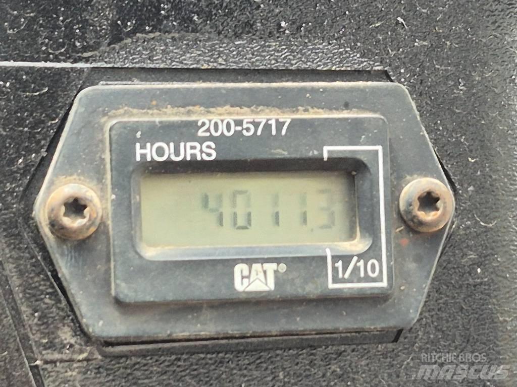 CAT 236 B Carregadoras de direcção deslizante