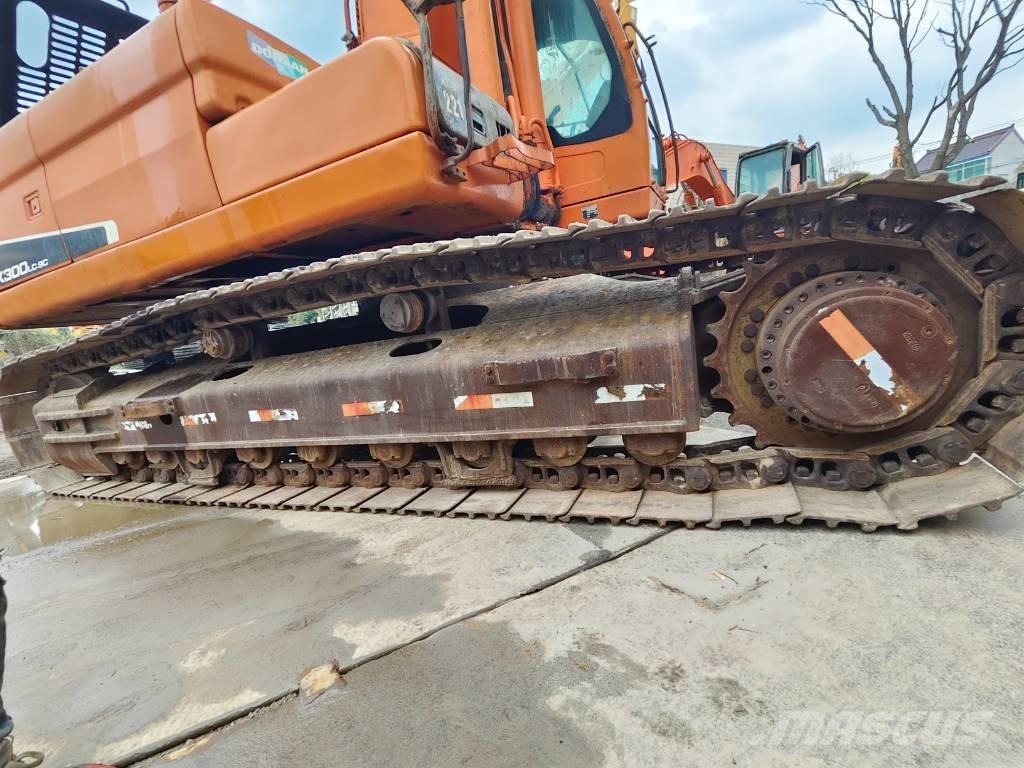 Doosan DX 300 LC Escavadoras de rastos