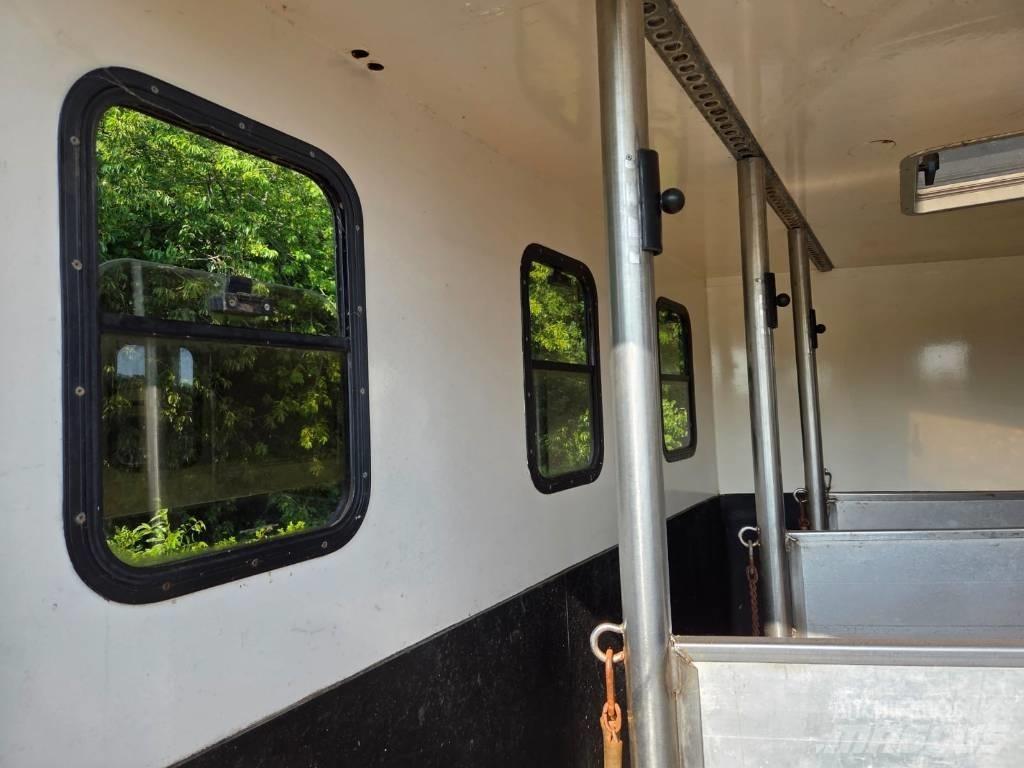 Iveco E 75 Camiões de transporte de animais