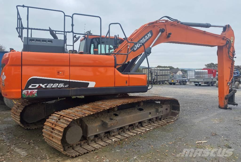 Doosan DX 225 LC Escavadoras de rastos