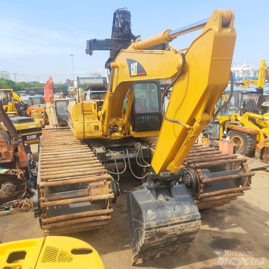CAT 320C Escavadoras anfíbias