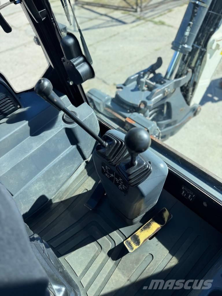 Terex TLB 890 Retroescavadoras