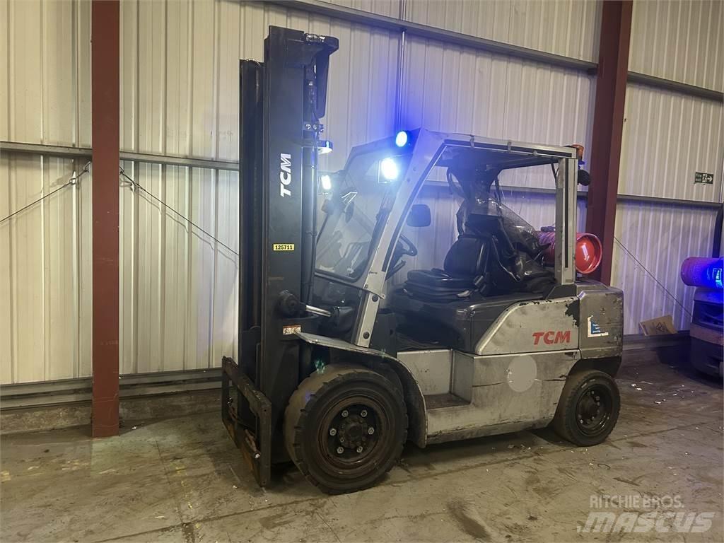 TCM J1F4A40LQ Empilhadores a gás