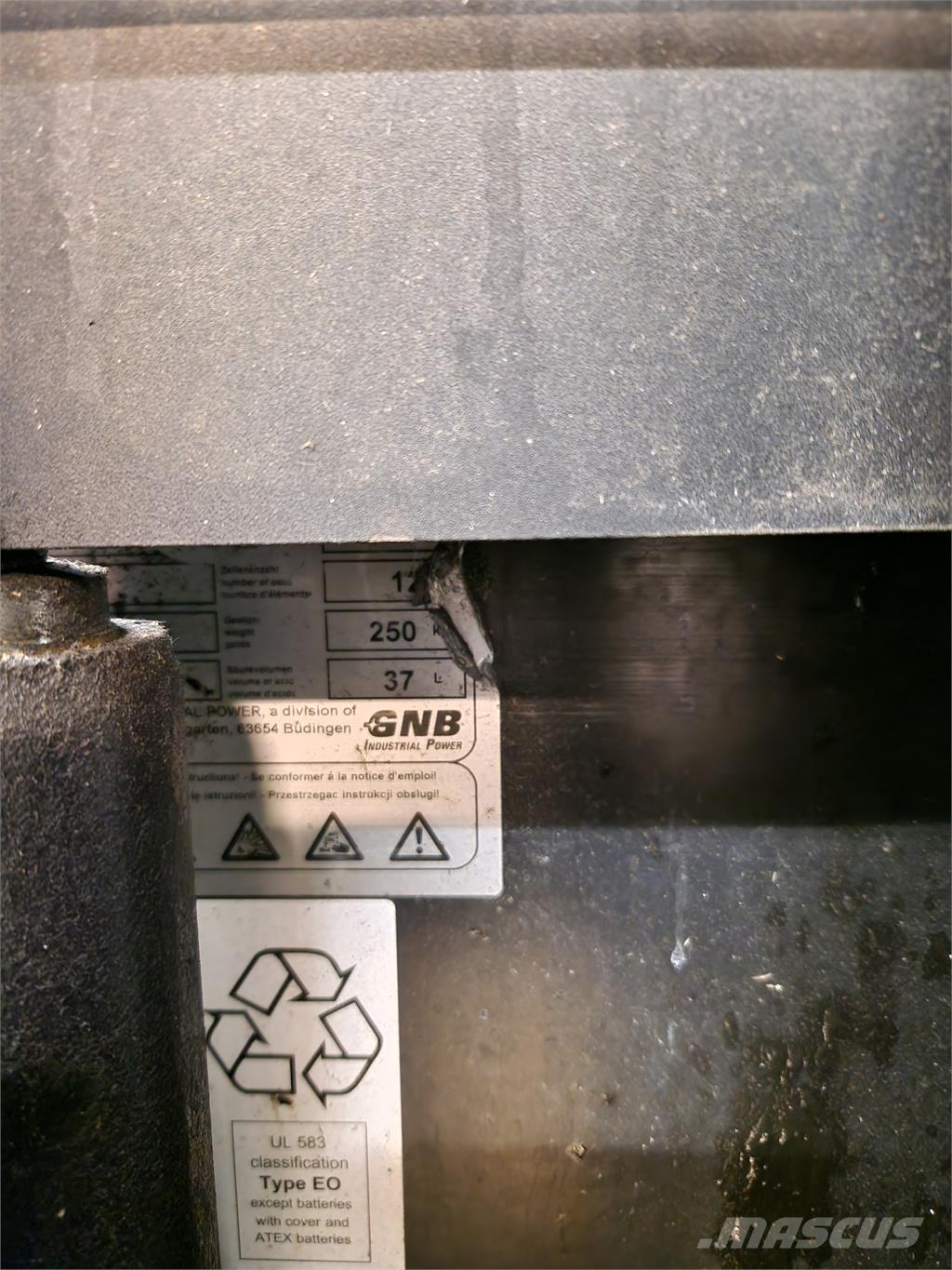 Toyota SPE120L Self propelled stackers