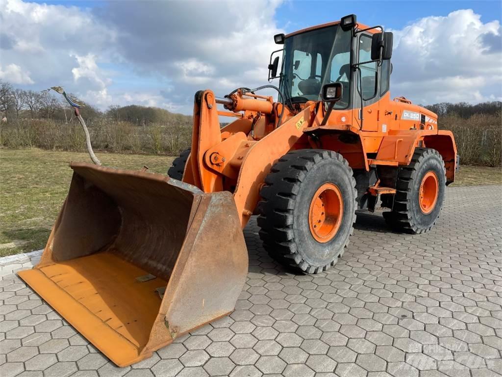 Doosan DL250 Pás carregadoras de rodas