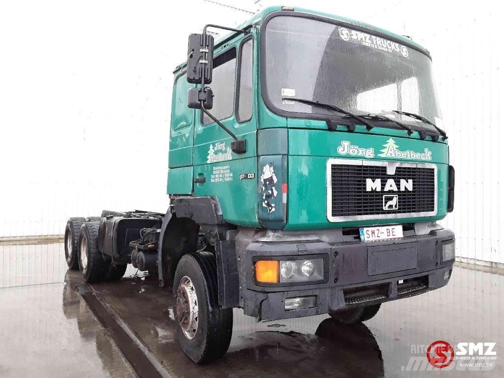 MAN 27.403 6x6 Camiões de chassis e cabine