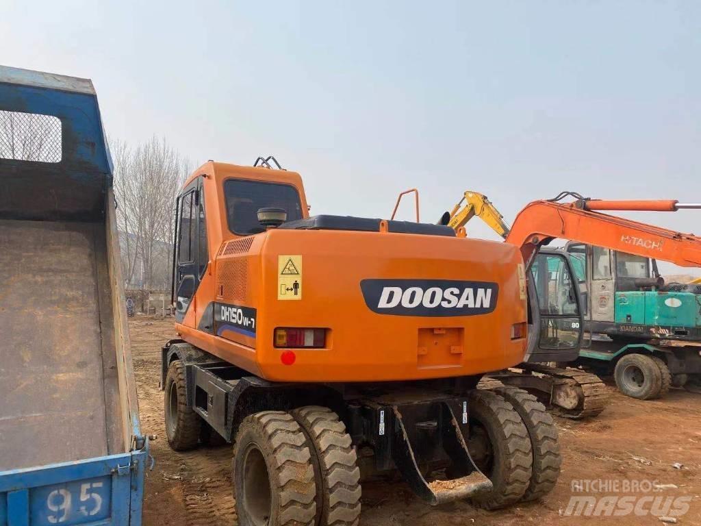 Doosan DH 150W Escavadoras de rodas