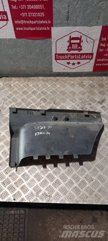 Scania 94 D.   1390074 Cabines e interior