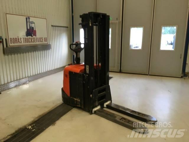 BT SPE 160 L Empilhador para operador externo