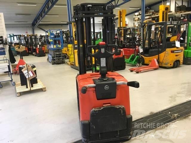 BT SPE 160 L Empilhador para operador externo