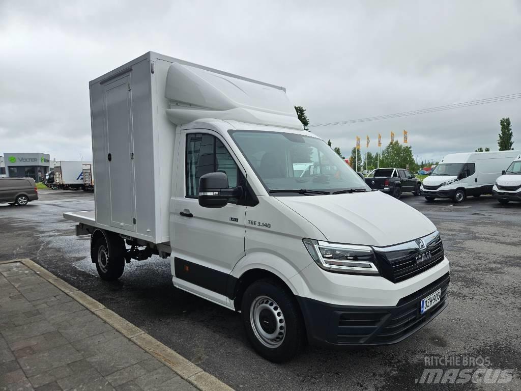 MAN TGE 3.140  4x4 Caixa fechada