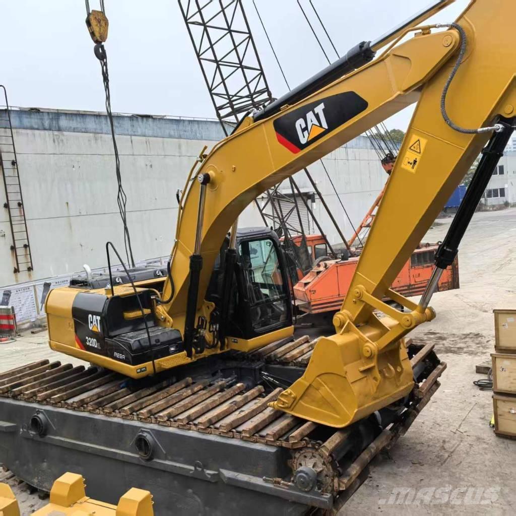 CAT 320 D Escavadoras anfíbias