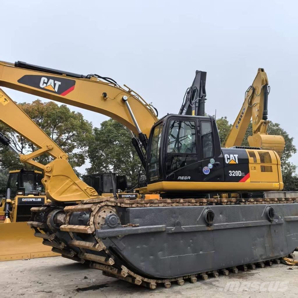 CAT 320 D Escavadoras anfíbias