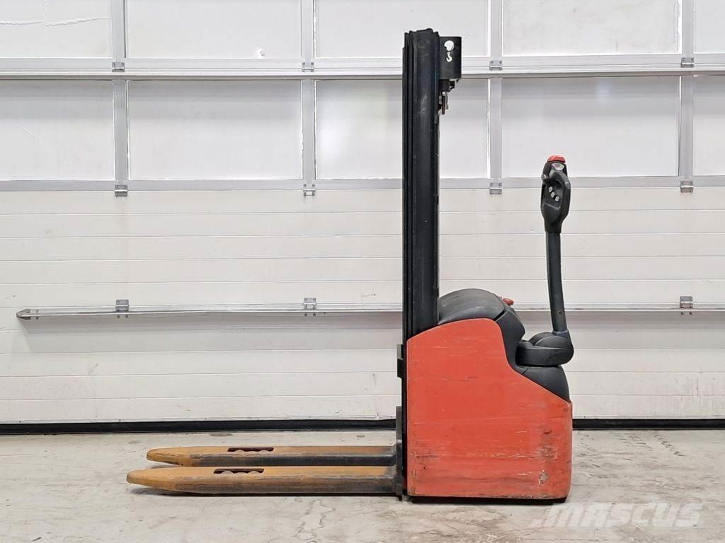 LOC A12TLL42 Empilhador para operador externo