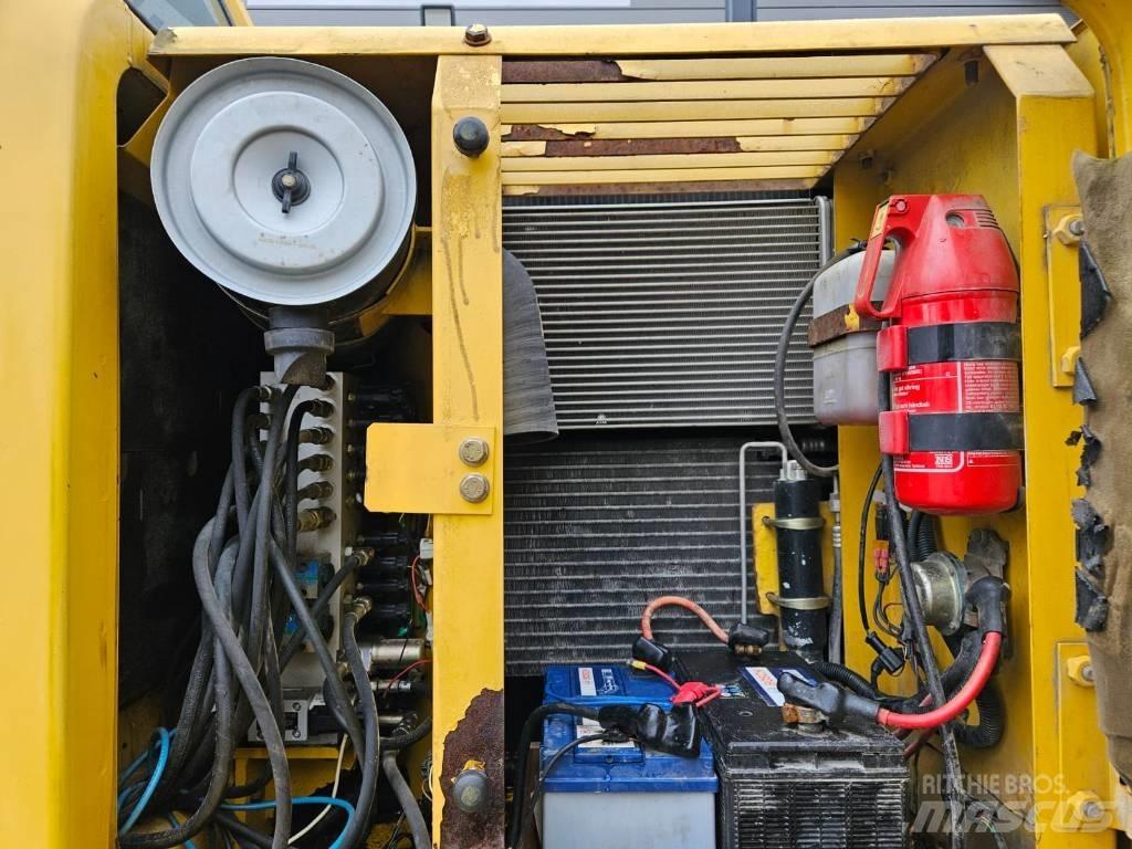 Komatsu PW 130ES-6K Escavadoras de rodas
