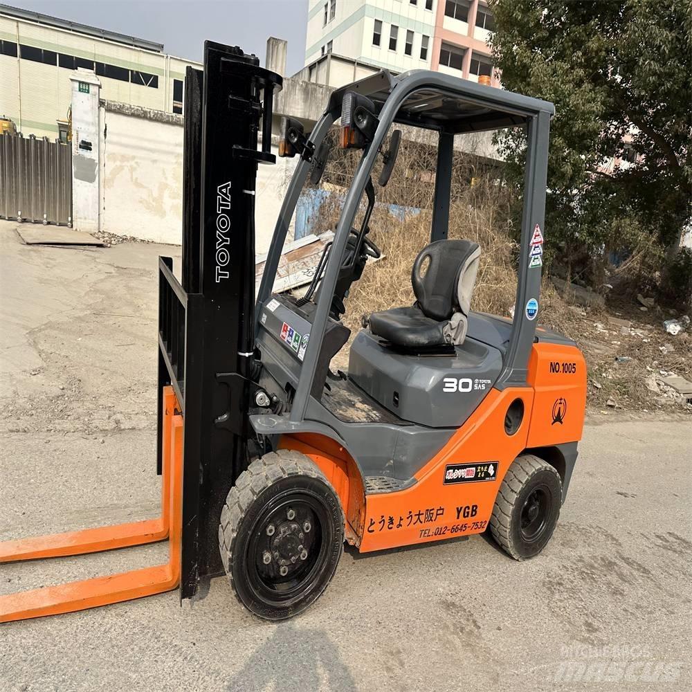 Toyota 8 FDK 30 Empilhadores Diesel