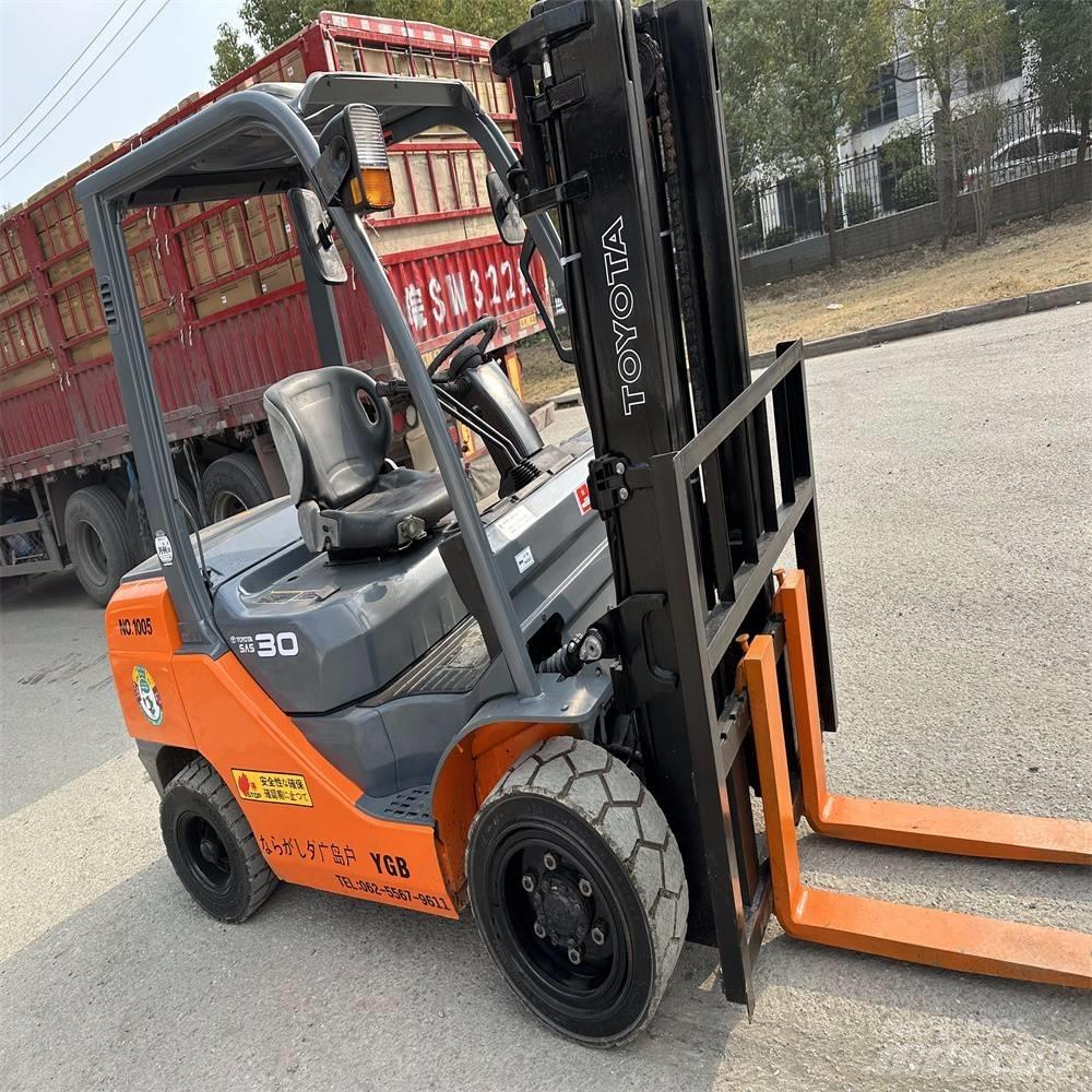 Toyota 8 FDK 30 Empilhadores Diesel