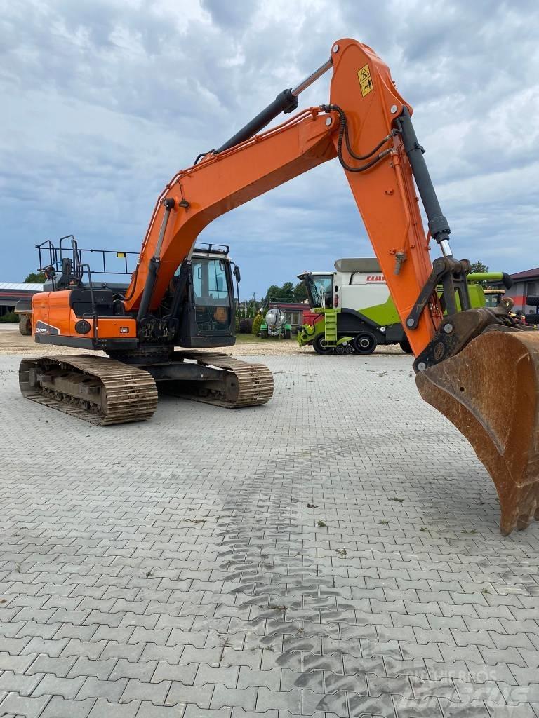 Doosan DX 225 LC Escavadoras de rastos