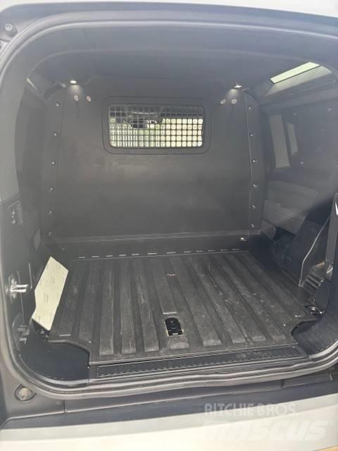 Land Rover Defender Carrinhas de caixa fechada