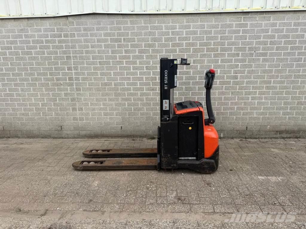 BT SWE200D Empilhador para operador externo