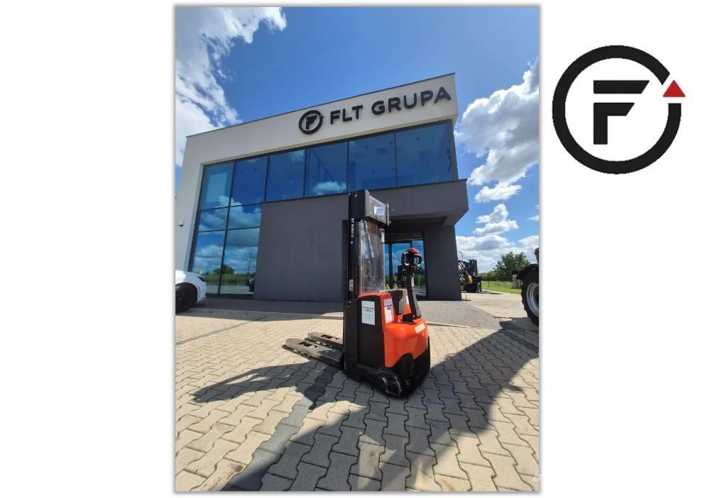Toyota SWE140 Empilhador para operador externo