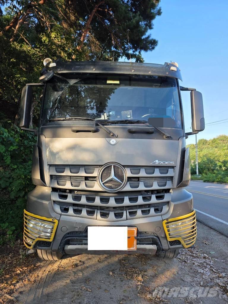 Mercedes-Benz 3951K Dumpers de obras