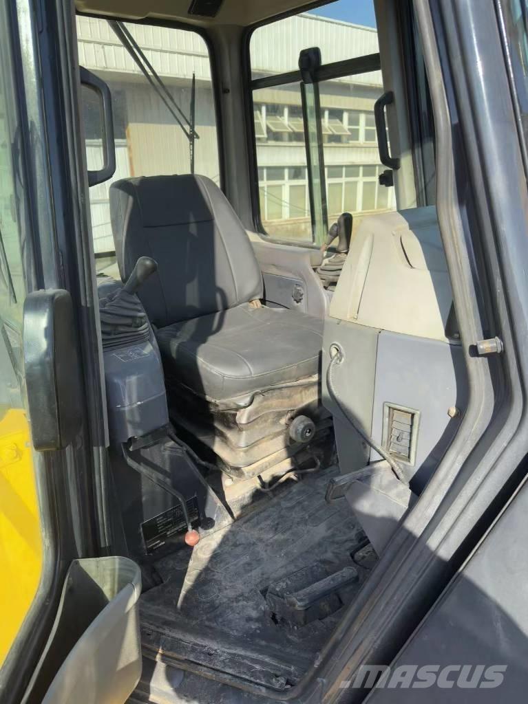 Komatsu D 85 EX-18 Dozers - Tratores rastos