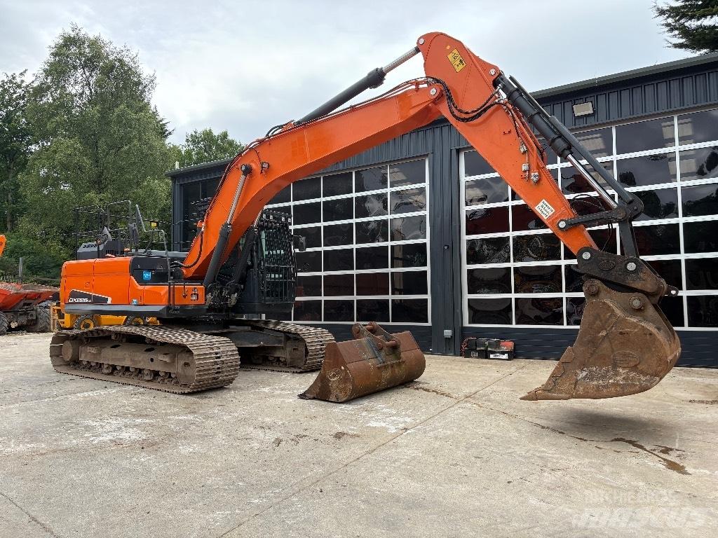 Doosan DX 225 LC-5 Escavadoras de rastos