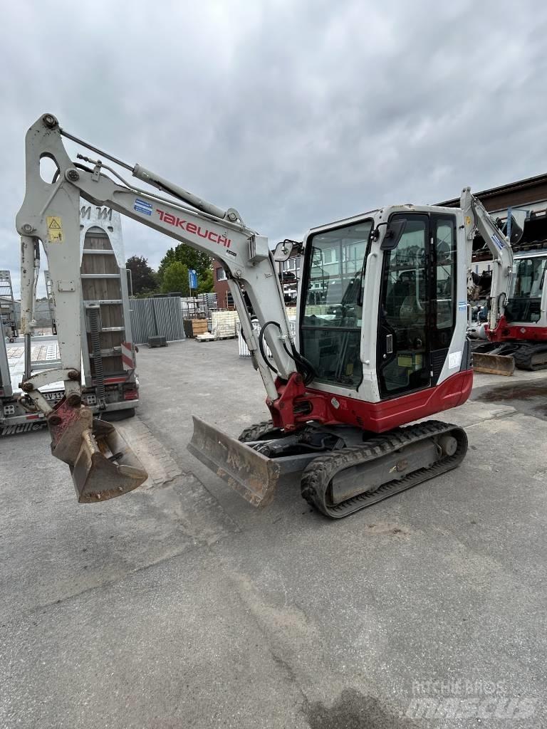 Takeuchi TB 228 Mini Escavadoras <7t