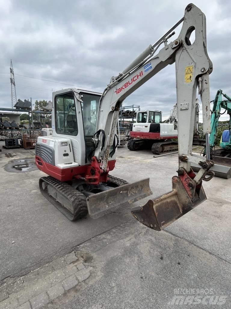 Takeuchi TB 228 Mini Escavadoras <7t