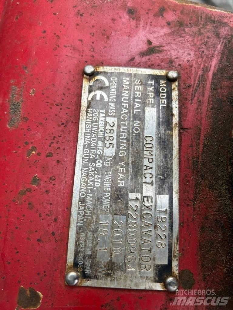Takeuchi TB 228 Mini Escavadoras <7t