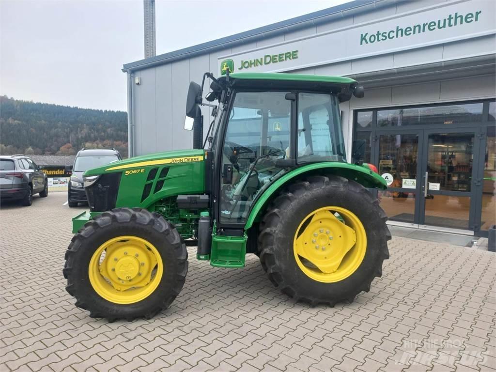 John Deere 5067E Tratores Agrícolas usados