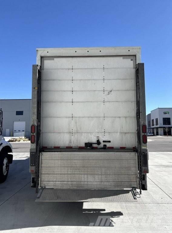 Freightliner M2 Camiões de caixa fechada