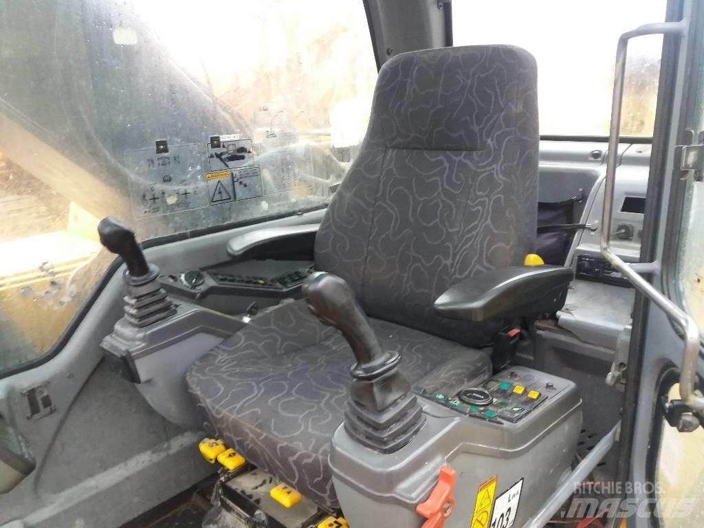 Volvo EC 240 B LC Escavadoras de rastos