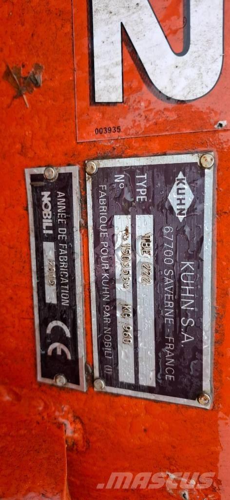 Kuhn TBE 222 Gadanheiras e cortadores de folhas para pastos