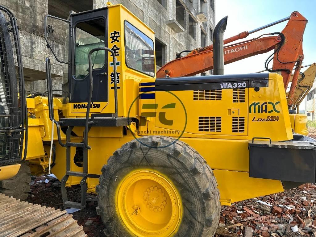 Komatsu WA 320 Pás carregadoras de rodas